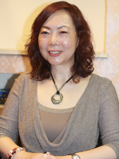 奏璃亜先生
